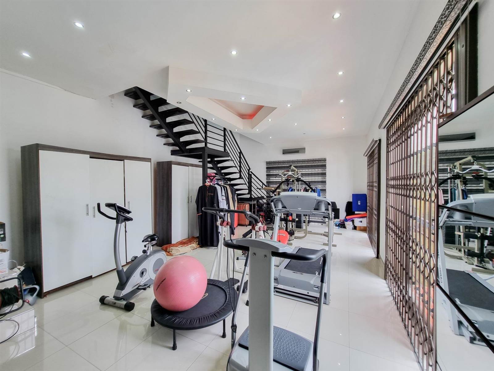5 Bed House in Umhlanga Rocks photo number 30