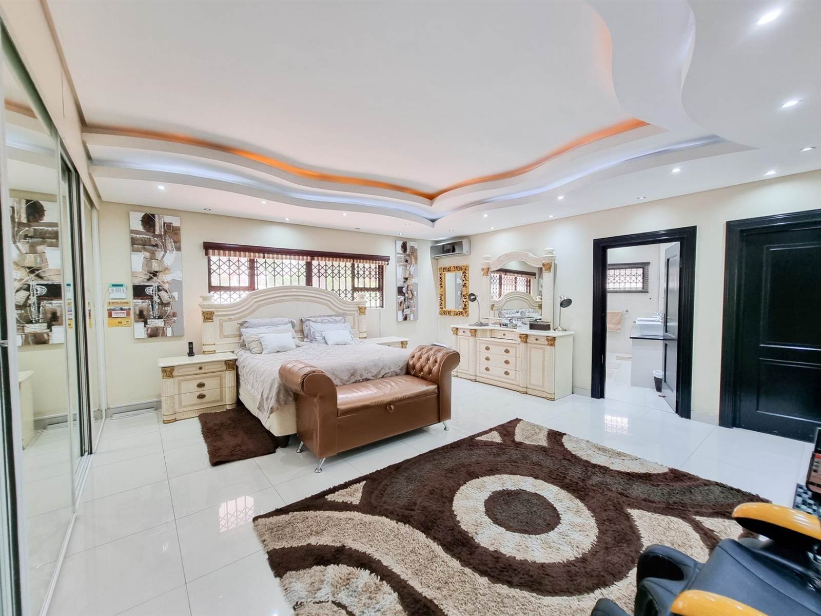 5 Bed House in Umhlanga Rocks photo number 19