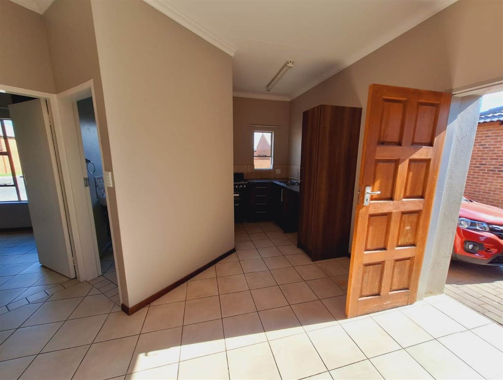 2 Bed Townhouse in Trichardt photo number 2