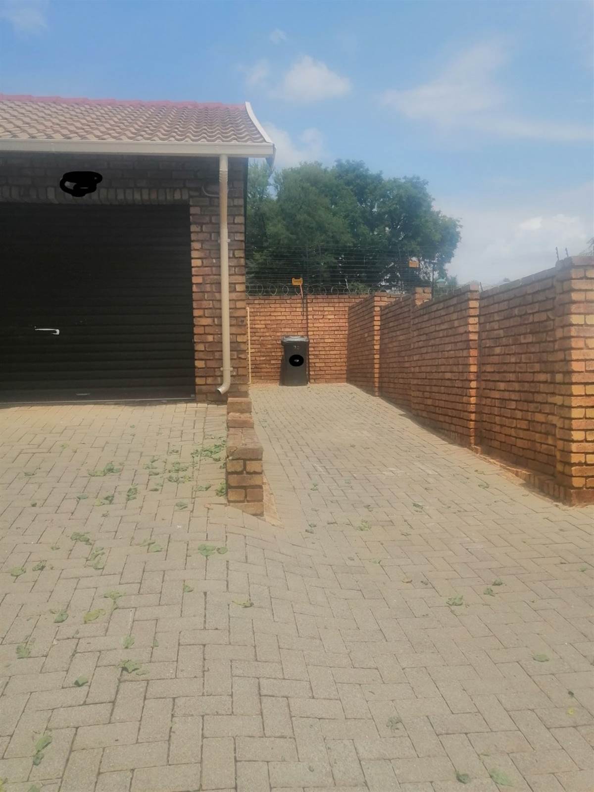 2 Bed Townhouse in Highveld photo number 24