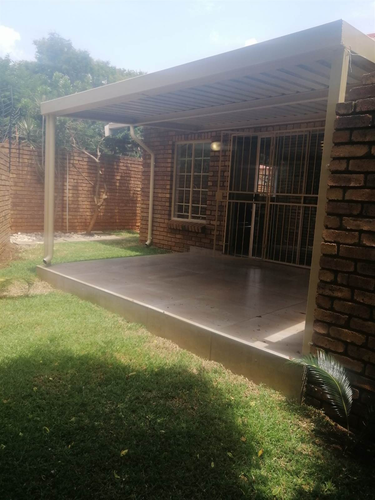 2 Bed Townhouse in Highveld photo number 1