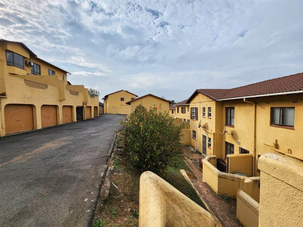 2 Bed Flat in Empangeni Central photo number 1