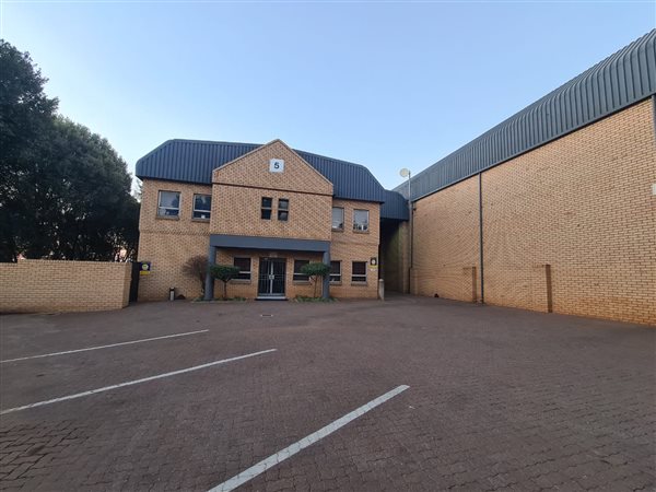 570  m² Industrial space