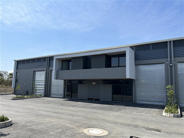 211  m² Industrial space