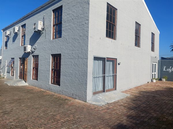 180  m² Commercial space in Eastcliff