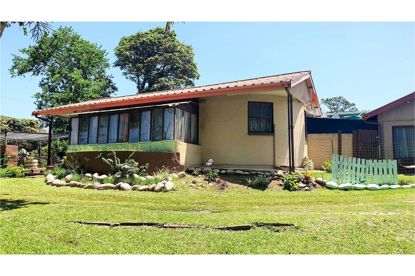 7 Bed House in Umtentweni photo number 4