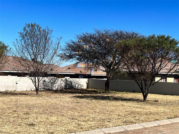 310 m² Land available in Wilkoppies