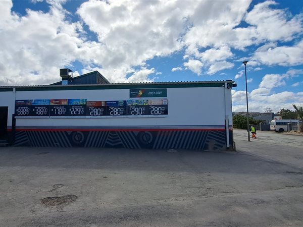 910  m² Commercial space in Robertson