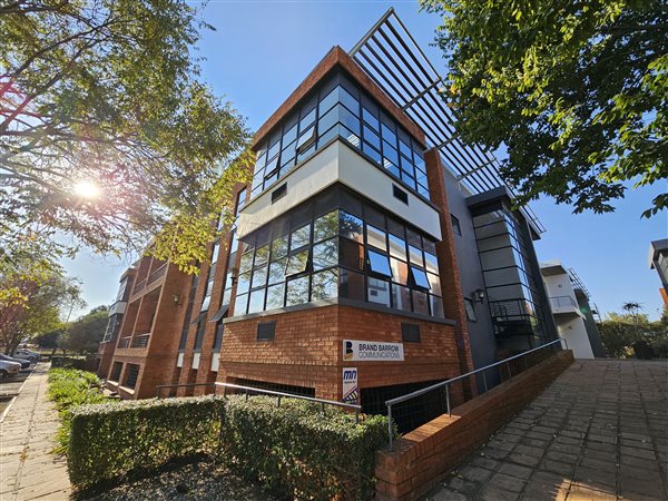 152  m² Commercial space in Highveld