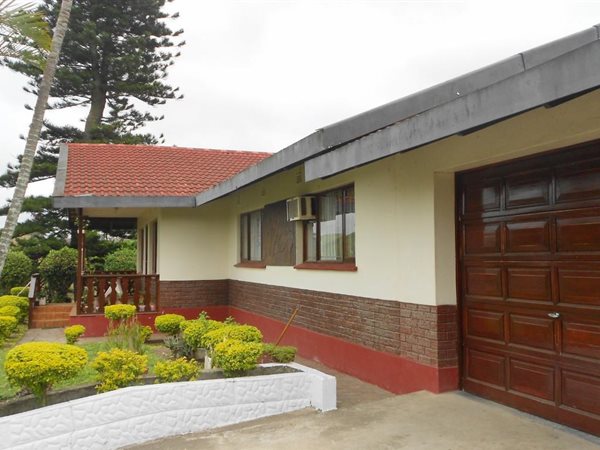 13 Bed House in Umtentweni