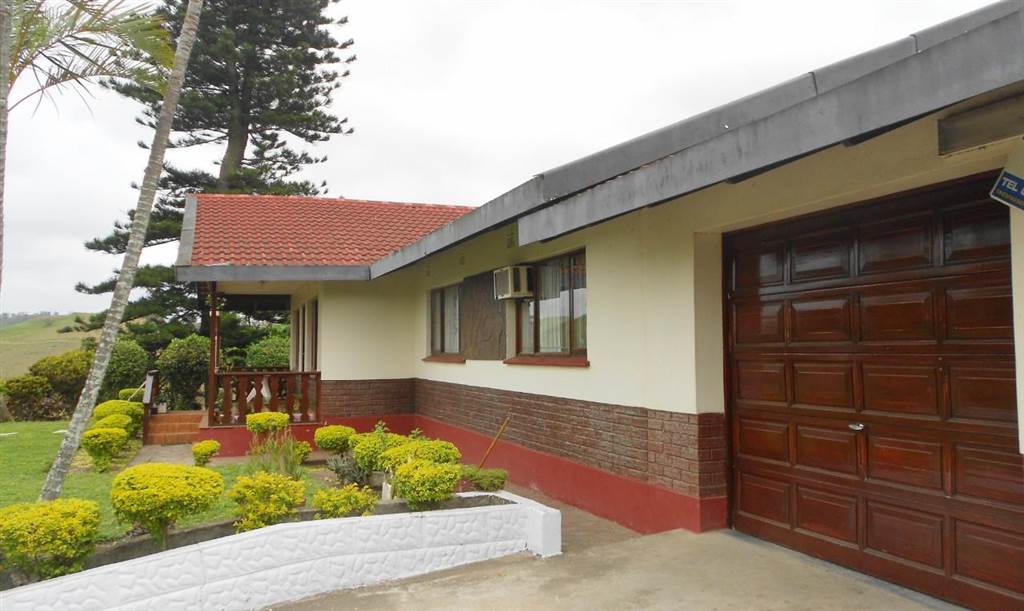 13 Bed House in Umtentweni photo number 1