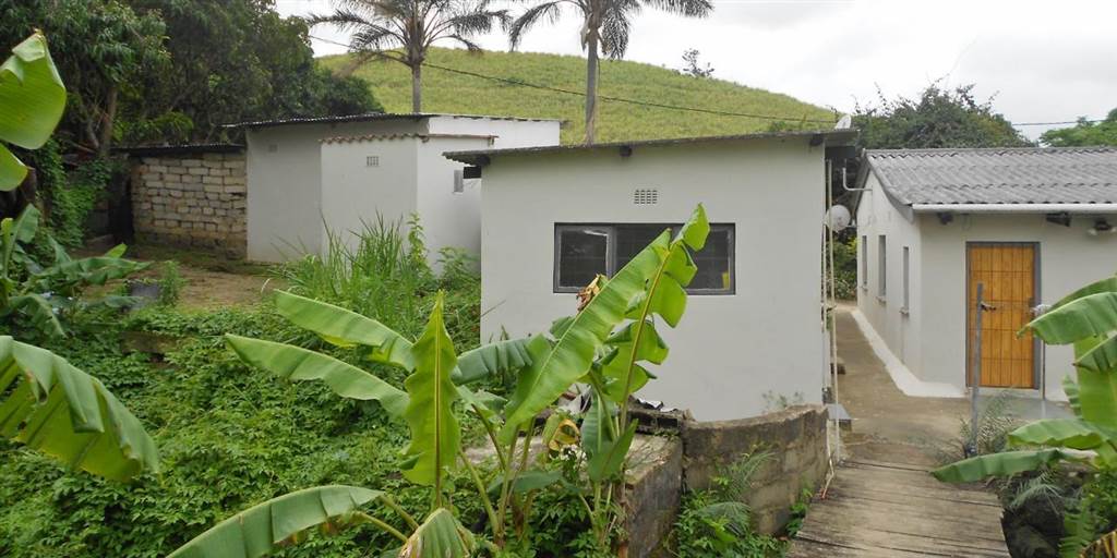 13 Bed House in Umtentweni photo number 7