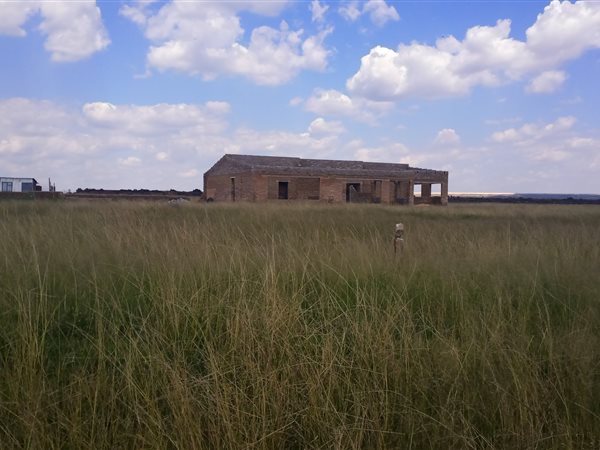 3.7 ha Smallholding 3.7 ha Smallholding