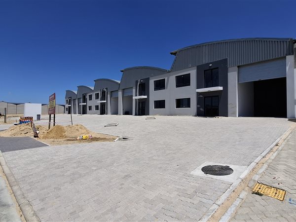 338  m² Industrial space