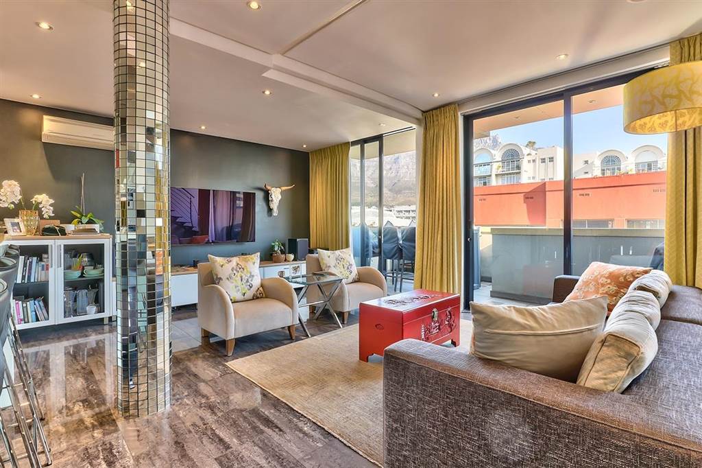 2 Bed Apartment in Cape Town City Centre photo number 10
