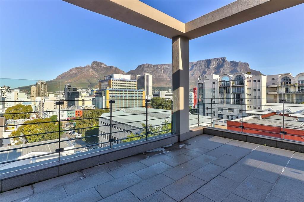 2 Bed Apartment in Cape Town City Centre photo number 28