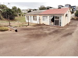 2 Bed House in Trenance Manor