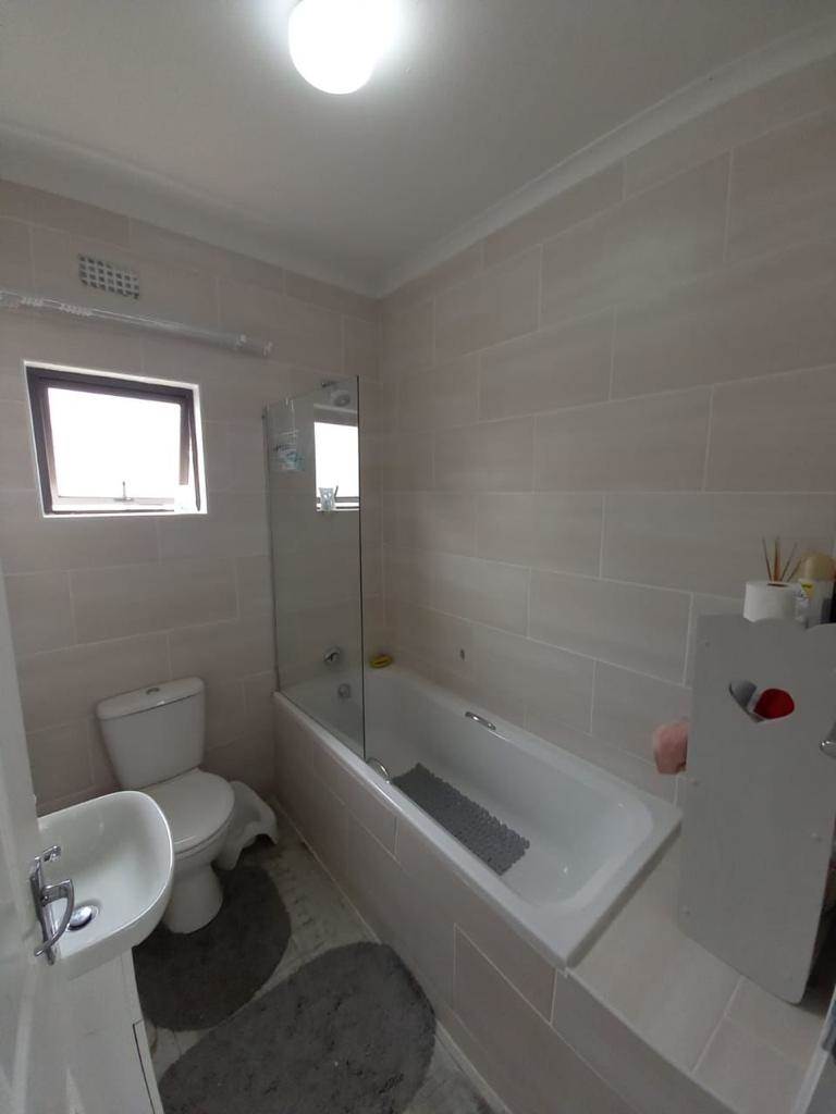 2 Bed House in East London Central photo number 10