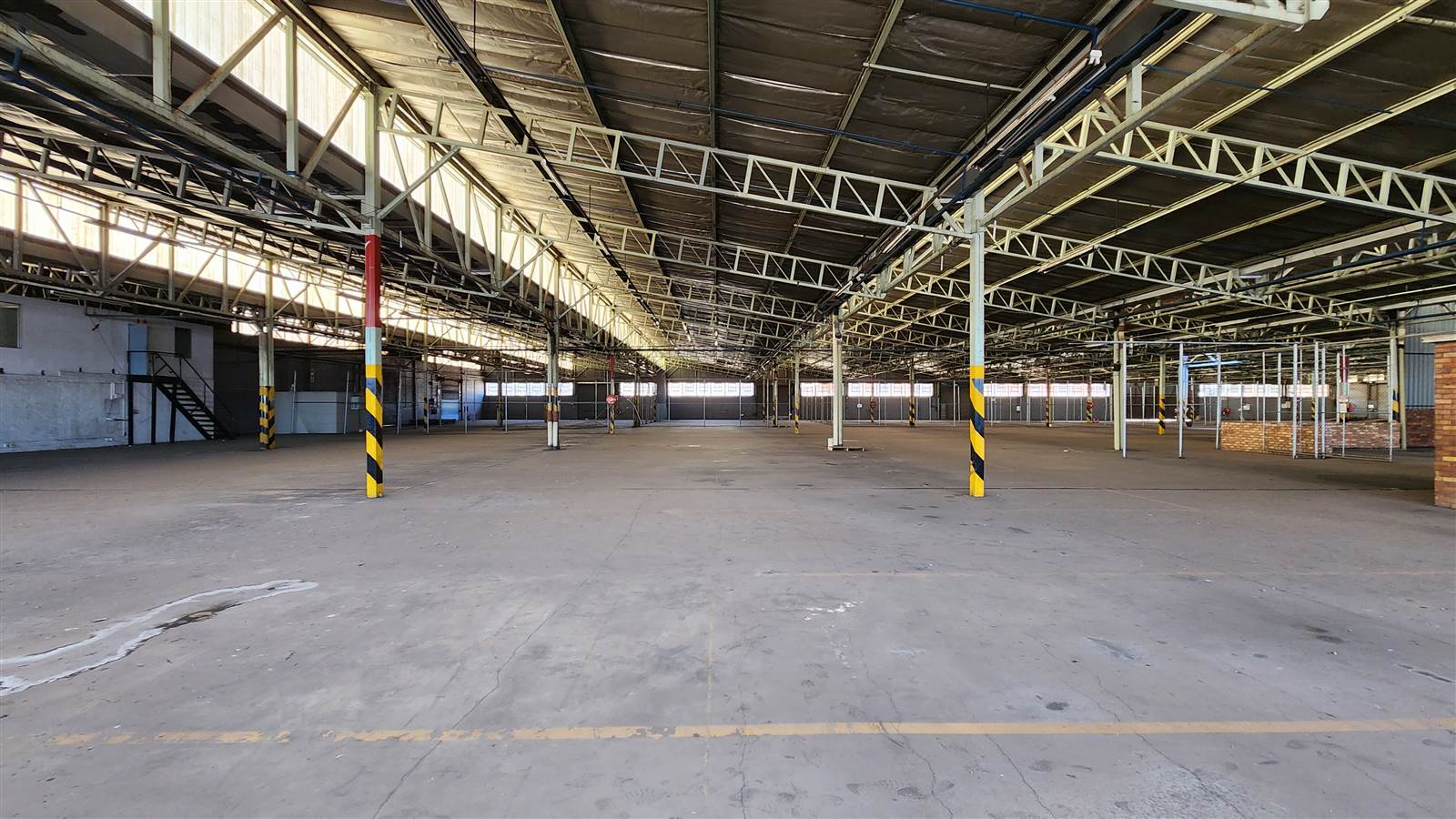 10950  m² Industrial space in Isando photo number 3