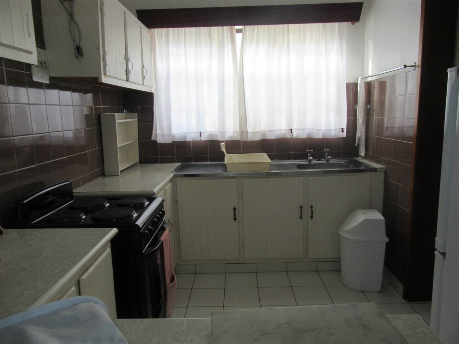 2 Bed Townhouse in Scottburgh Central photo number 10