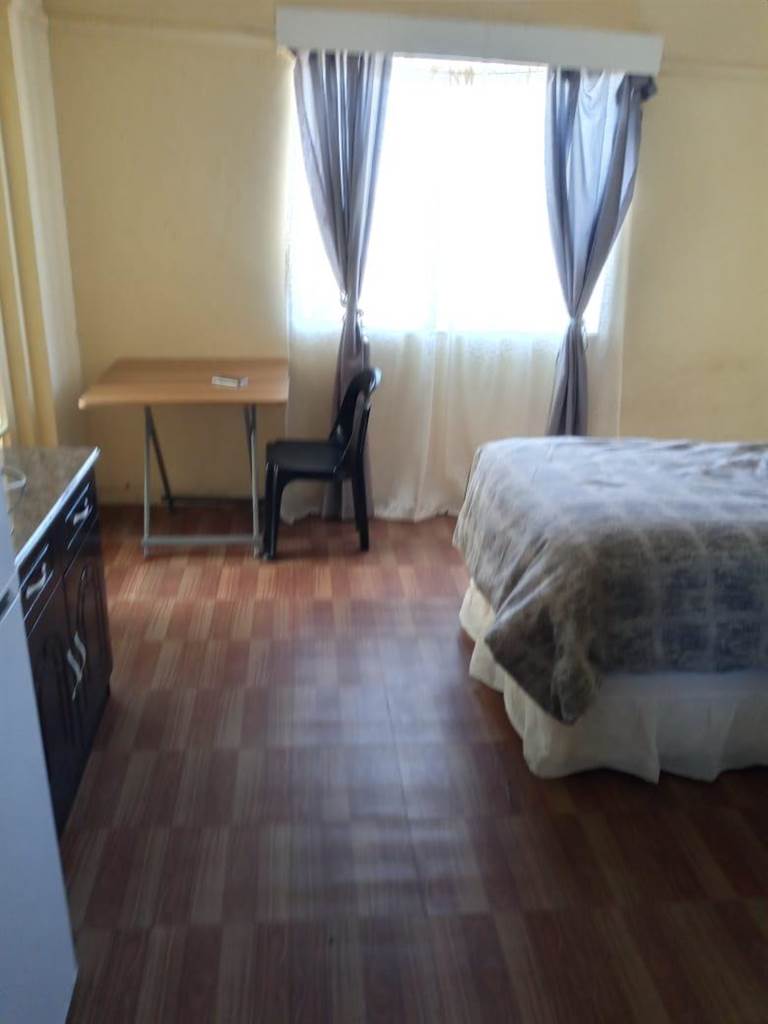 4 Bed Apartment in Southernwood photo number 3
