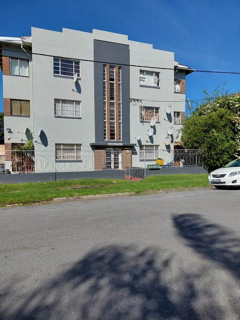 4 Bed Apartment in Southernwood photo number 1