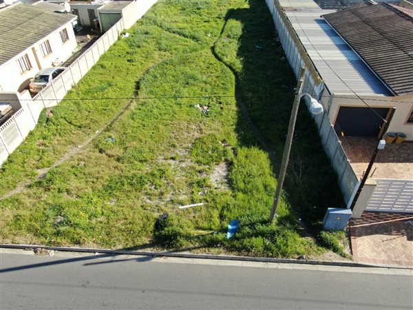 593 m² Land available in Grassy Park