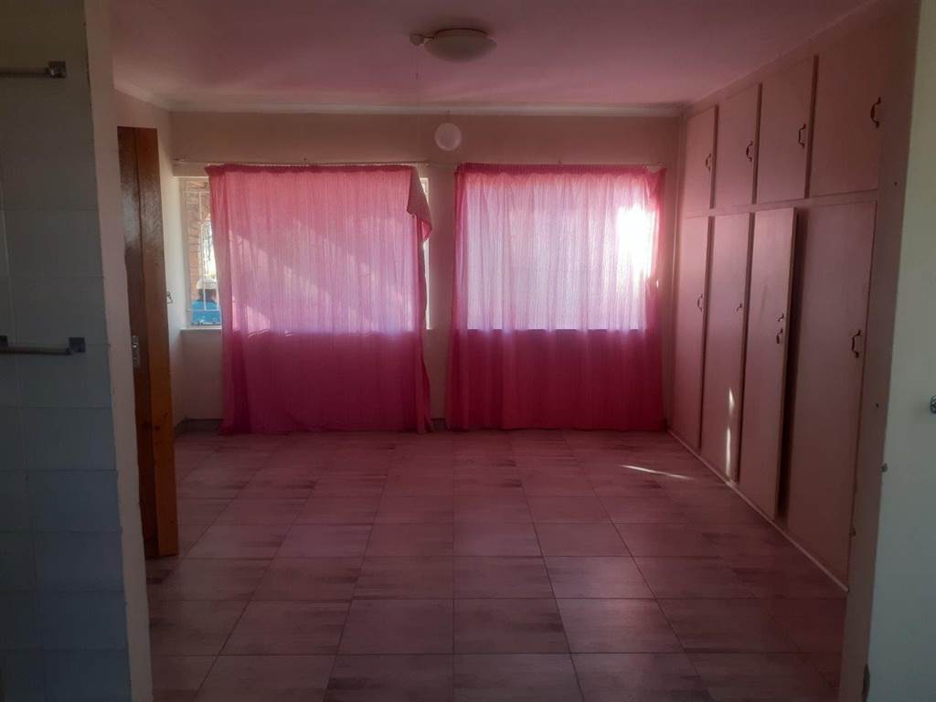 3 Bed House in Vaalwater photo number 11