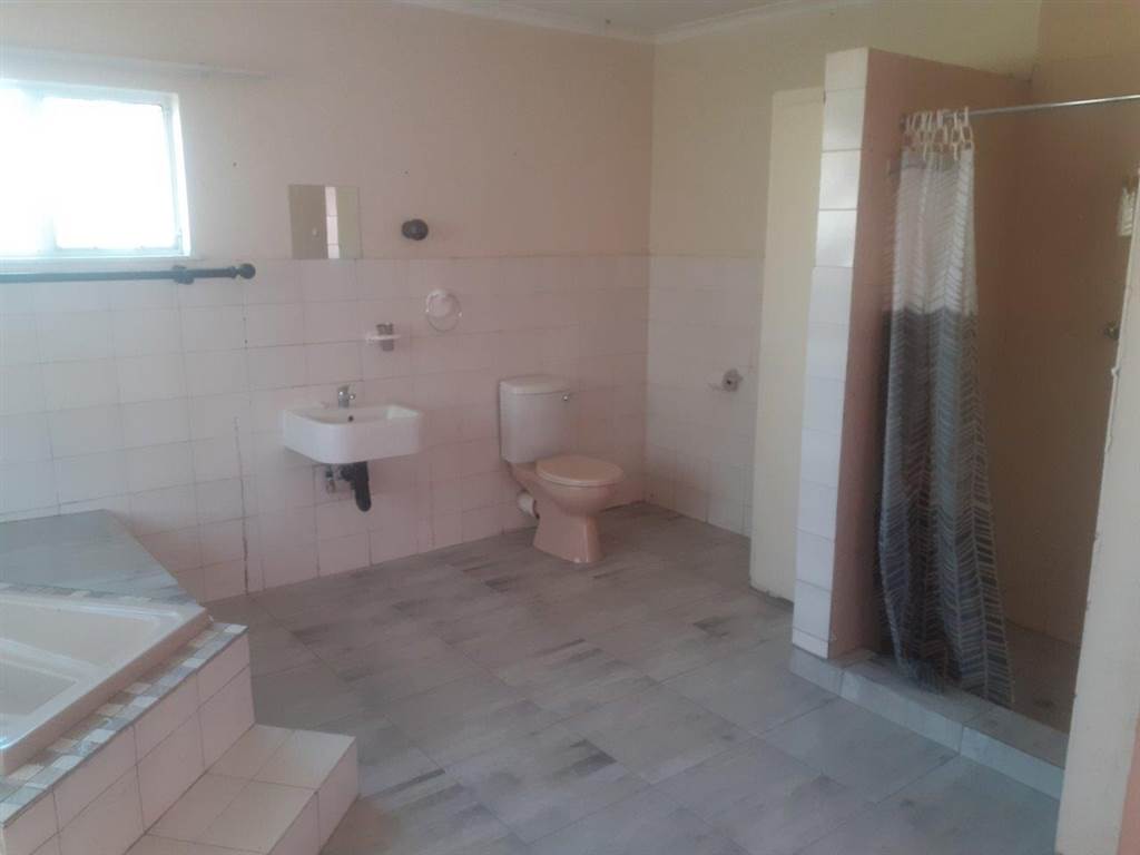 3 Bed House in Vaalwater photo number 13