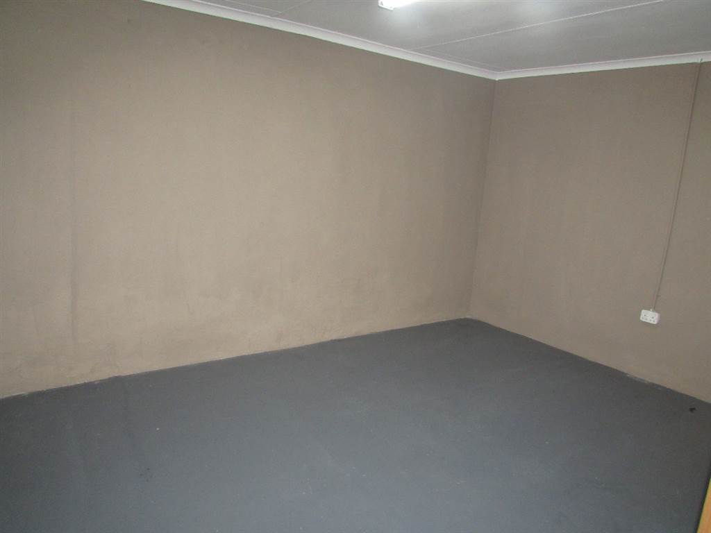 150  m² Commercial space in Ladanna photo number 8