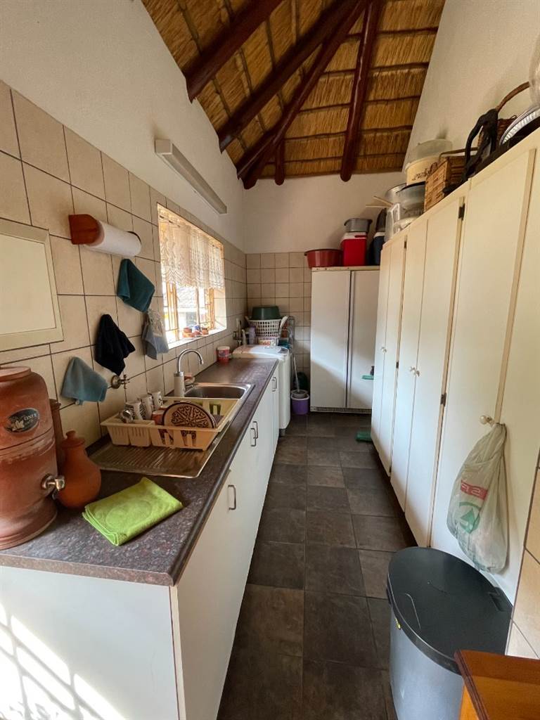 2 Bed Townhouse in Hoedspruit photo number 5