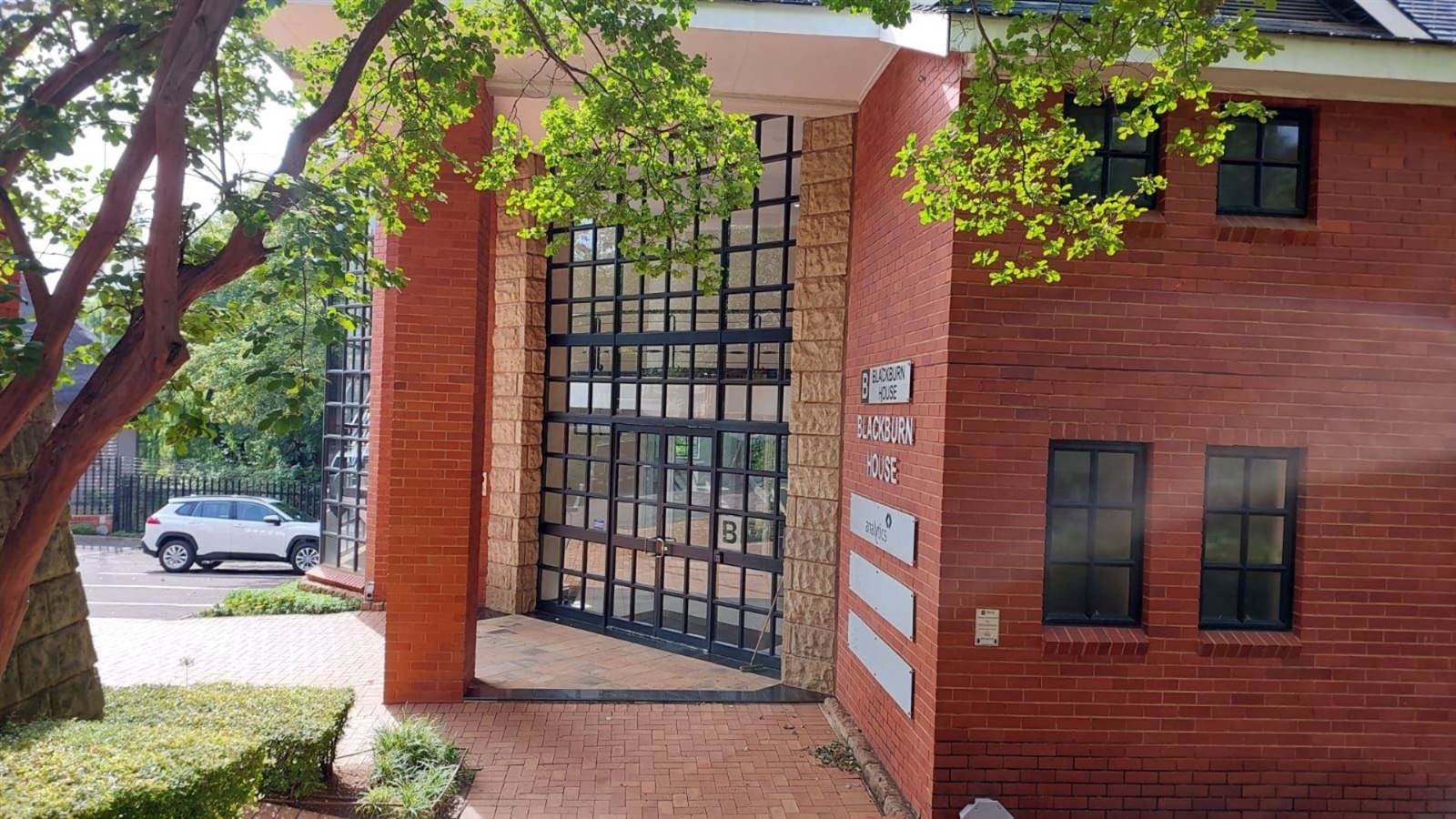 396.6  m² Commercial space in Bryanston photo number 1