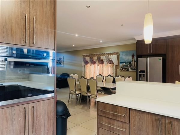 4 Bedroom Townhouse