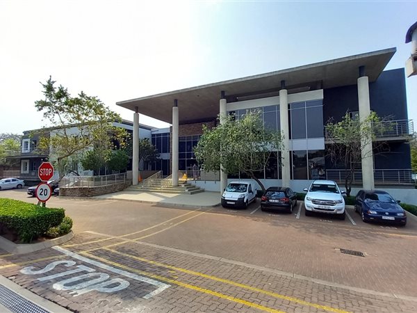 1 425  m² Commercial space