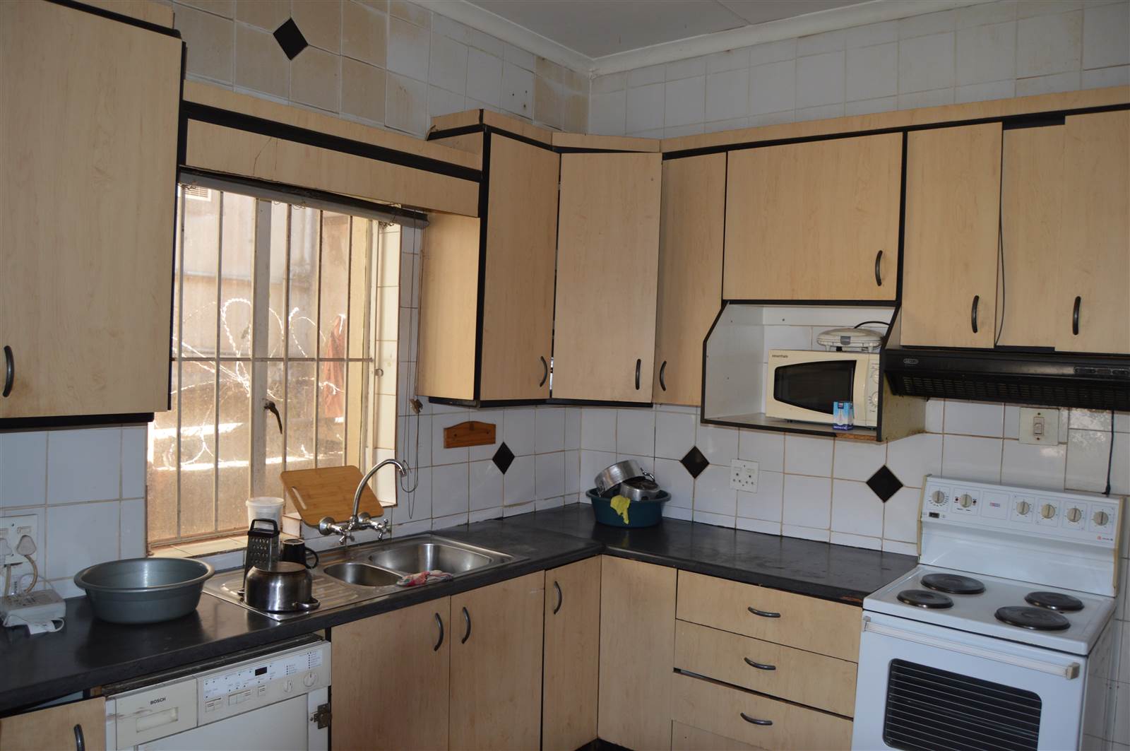 4 Bed Apartment in Yeoville photo number 26