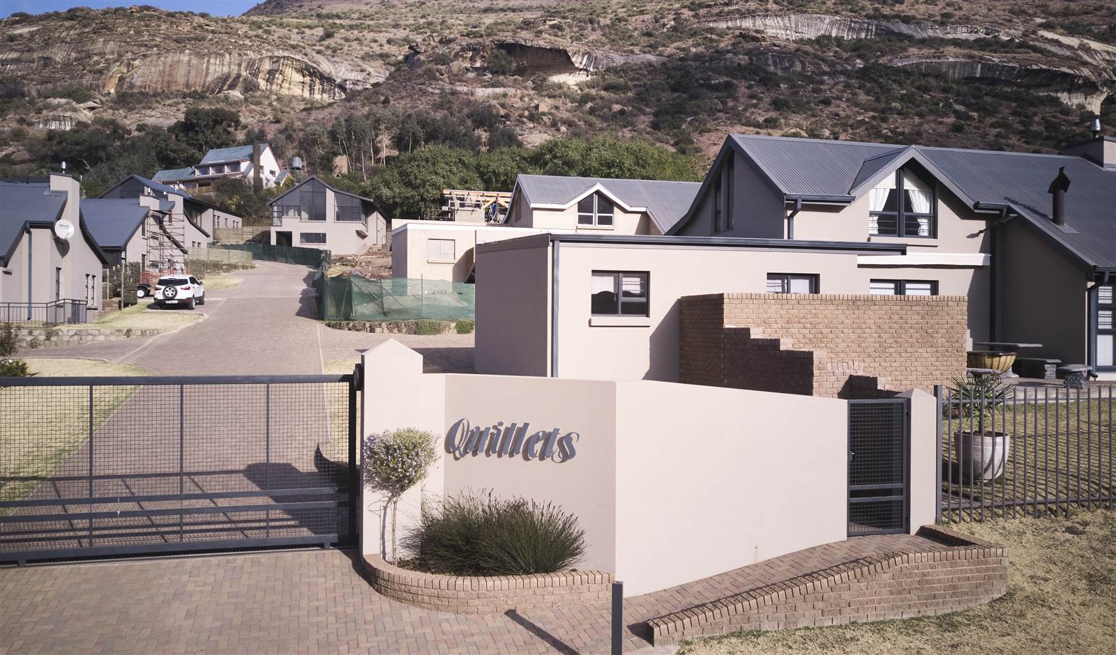 3 Bed Townhouse in Clarens photo number 4