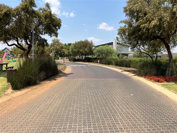 900 m² Land available in Copperleaf
