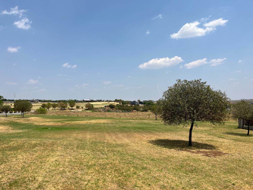 900 m² Land available in Copperleaf photo number 2