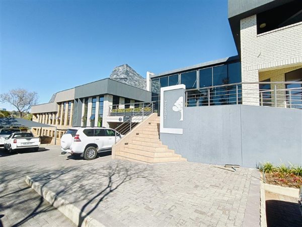 277  m² Commercial space