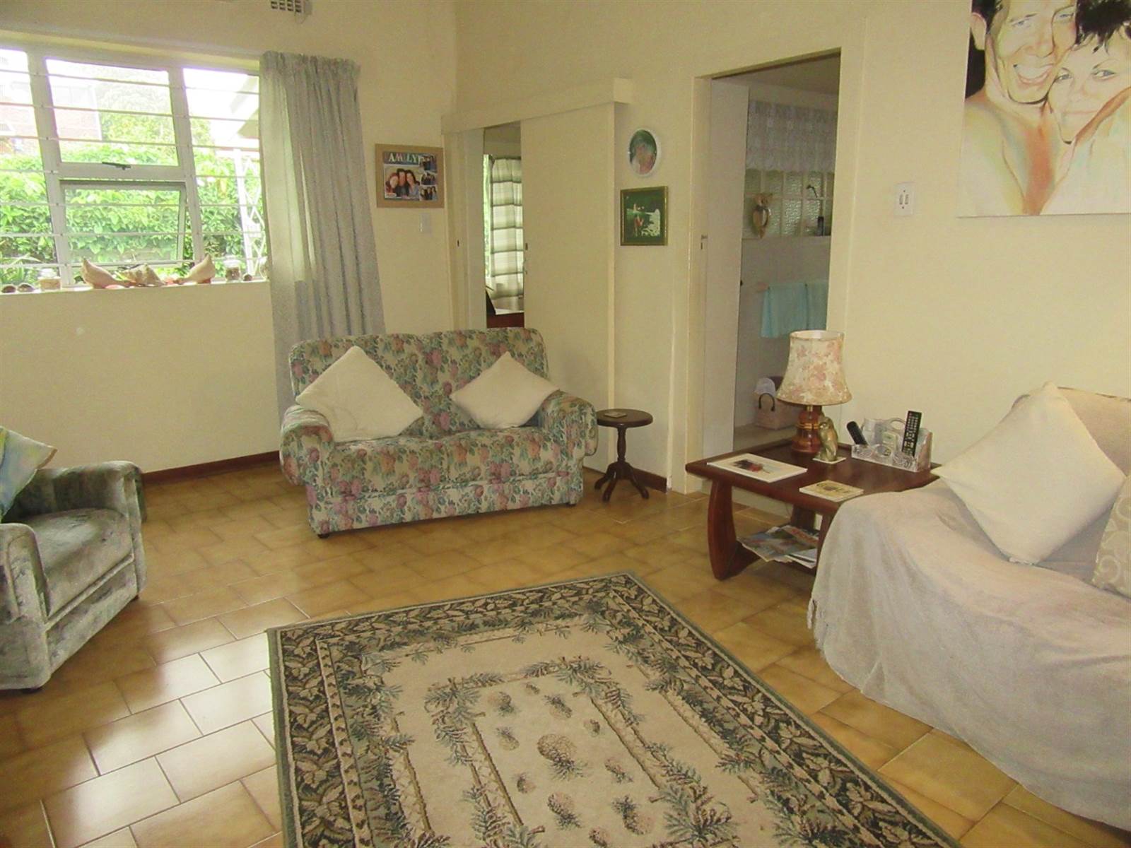 3 Bed Townhouse in Scottburgh Central photo number 4