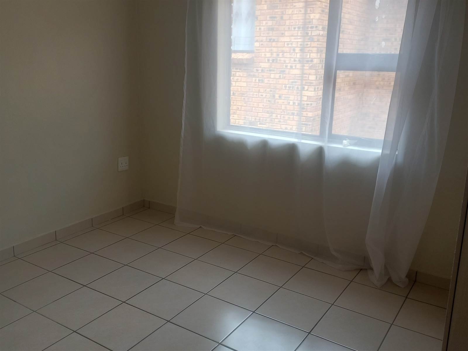 2 Bed Apartment in Boksburg South photo number 8