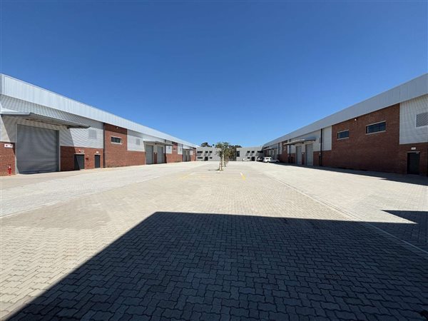 8 070  m² Industrial space