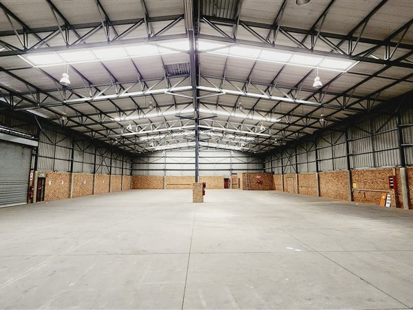 1 400  m² Industrial space