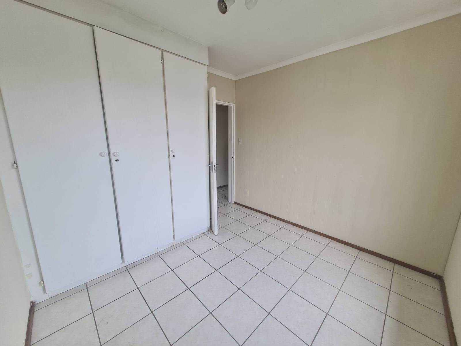 2 Bed Townhouse in Marais Steyn Park photo number 14