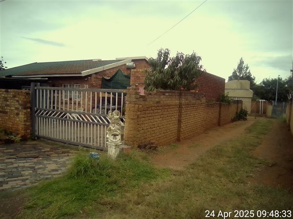 2 Bedroom House 2 Bedroom House