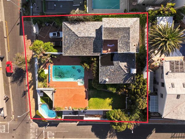 11 Bed House in Camps Bay