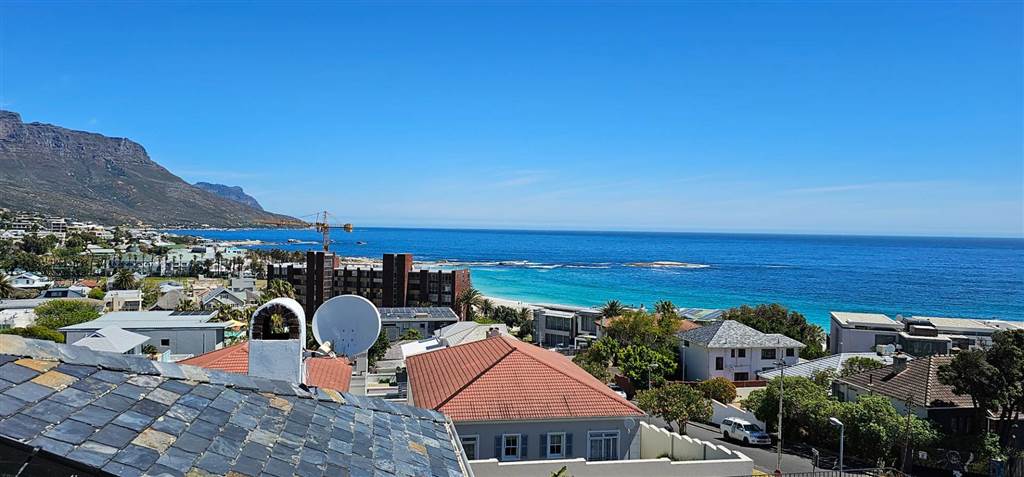 11 Bed House in Camps Bay photo number 12