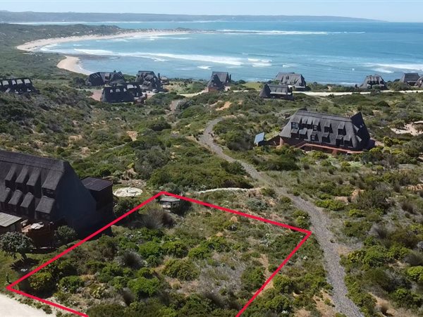 805 m² Land available in Stilbaai