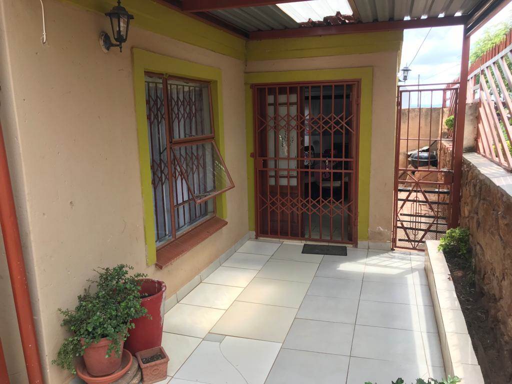 3 Bed House in Mamelodi photo number 2