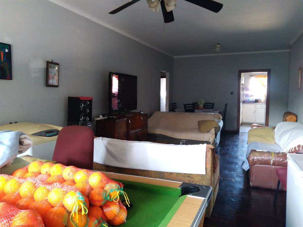3 Bed Flat in Southernwood photo number 6